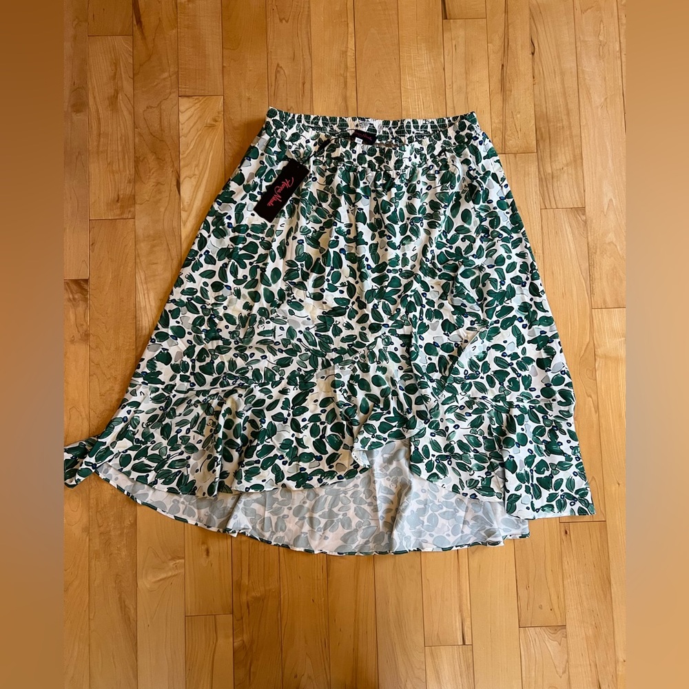 NWT Skirt
